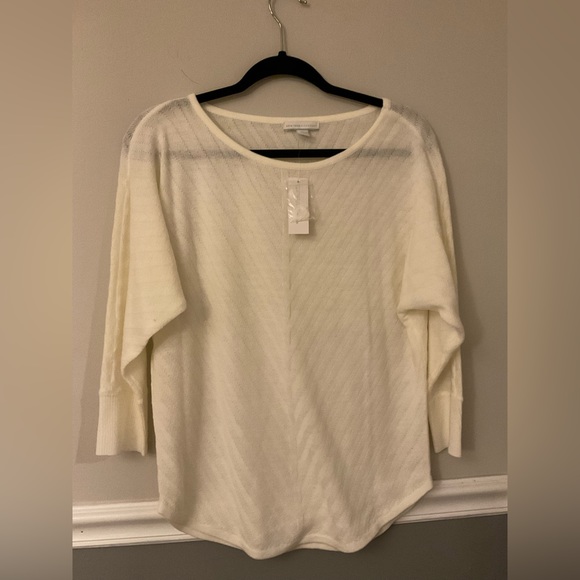 New York & Company Sweaters - NWT New York & Company Cream Sweater Size Small